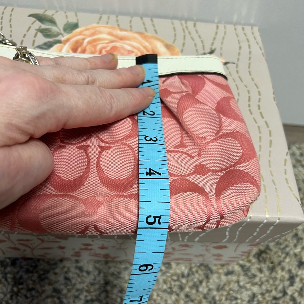 Coach Pink and Cream Wristlet EUC - Picture 8 of 8